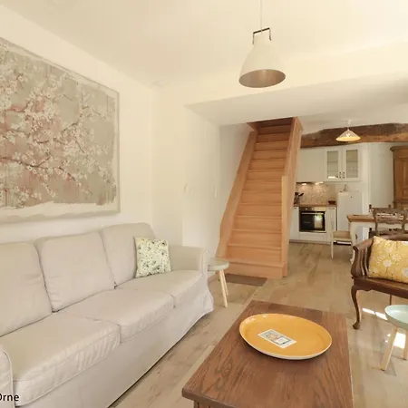 Charmante Longere Avec Grand Jardin, Proche Saint-fraimbault - Fr-1-497-246 Ferienhaus