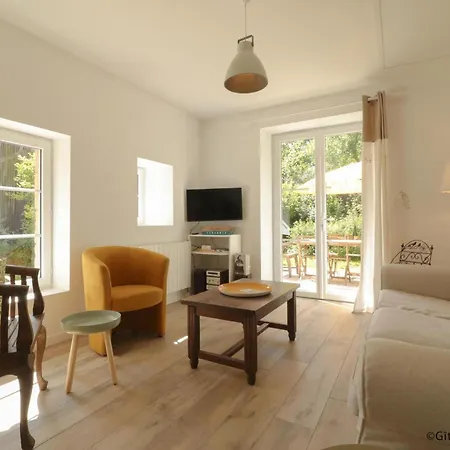 Charmante Longere Avec Jardin Et Terrasse, Proche De Saint-fraimbault, Wifi Inclus - Fr-1-497-246 *