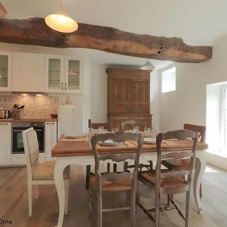 Feriehus Charmante Longere Avec Jardin Et Terrasse, Proche De Saint-fraimbault, Wifi Inclus - Fr-1-497-246