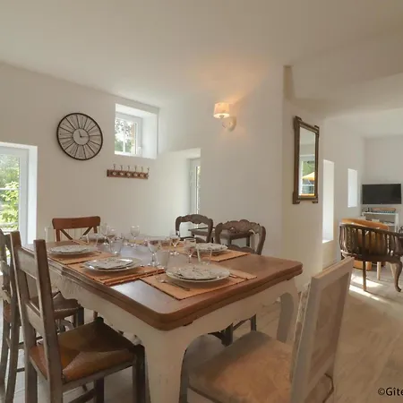 Charmante Longère Avec Jardin Et Terrasse, Proche De Saint-fraimbault, Wifi Inclus - Fr-1-497-246