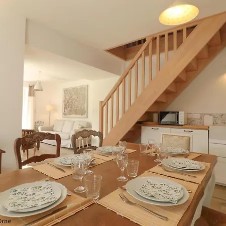 Charmante Longere Avec Jardin Et Terrasse, Proche De Saint-fraimbault, Wifi Inclus - Fr-1-497-246 *