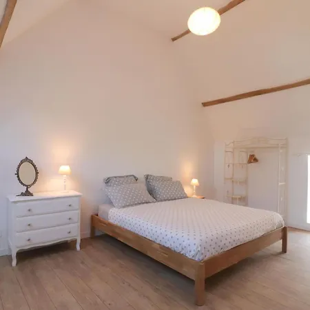 Hébergement de vacances Charmante Longère Avec Jardin Et Terrasse, Proche De Saint-fraimbault, Wifi Inclus - Fr-1-497-246 *