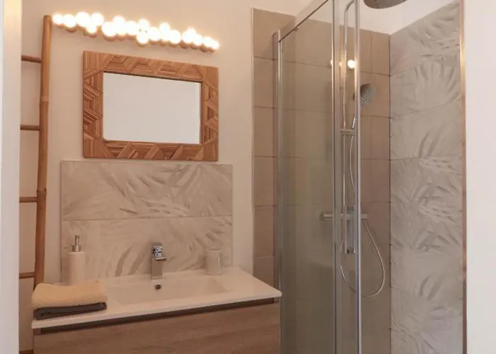 Charmante Longere Avec Jardin Et Terrasse, Proche De Saint-fraimbault, Wifi Inclus - Fr-1-497-246 * Saint-Fraimbault-sur-Pisse