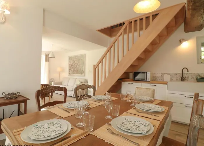 Charmante Longere Avec Jardin Et Terrasse, Proche De Saint-fraimbault, Wifi Inclus - Fr-1-497-246 *