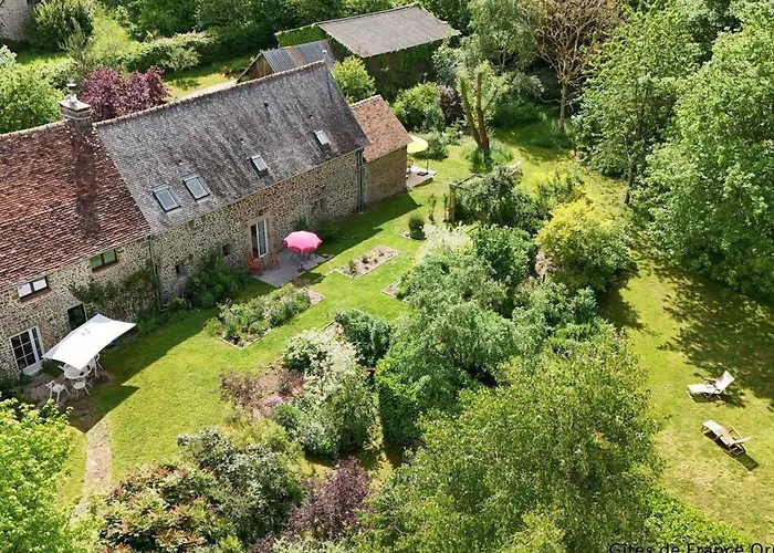 Charmante Longere Avec Jardin Et Terrasse, Proche De Saint-fraimbault, Wifi Inclus - Fr-1-497-246 *